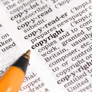 Η εγκυκλοπαίδεια Μπριτάνικα μήνυσε την OpenAI για μαζική υφαρπαγή του περιεχομένου της