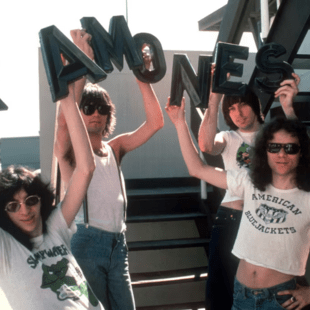 Ramones: Πενήντα χρόνια από το άλμπουμ που γέννησε το πανκ 