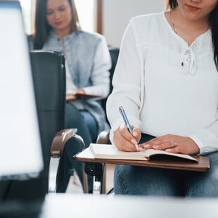 ΕΚΠΑΙΔΕΥΤΗΡΙΑ ΑΠΑΤΗ ΠΤΥΧΙΑ