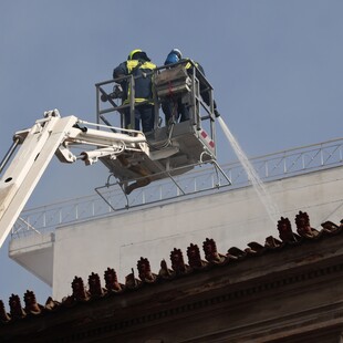 ΦΩΤΙΑ ΤΩΡΑ ΛΙΟΣΙΩΝ