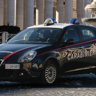 ΙΤΑΛΙΑ ΜΑΘΗΤΗΣ ΜΑΧΑΙΡΙ ΚΑΘΗΓΗΤΡΙΑ