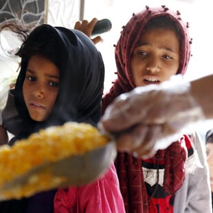 Πώς η κρίση με το Ιράν απειλεί ενέργεια, τρόφιμα και τιμές; 