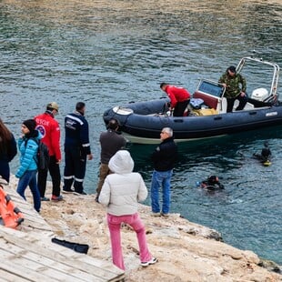 ΛΙΜΑΝΑΚΙΑ ΒΟΥΛΙΑΓΜΕΝΗΣ ΔΥΤΗΣ ΝΕΚΡΟΣ ΚΑΜΕΡΑ