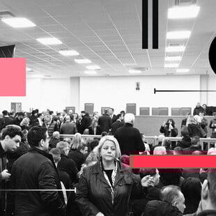 Αύξηση του κατώτατου μισθού στη σκιά των υποκλοπών και του φιάσκου της αίθουσας για τη δίκη των Τεμπών 