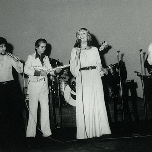 Οι συναυλίες της Μαρινέλλας στην Αλβανία, τον Αύγουστο του 1977