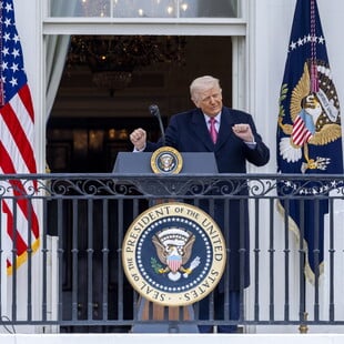 ΝΤΟΝΑΛΝΤ ΤΡΑΜΠ ΣΤΕΝΑ ΤΟΥ ΟΡΜΟΥΖ