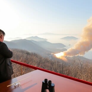 ΒΟΡΕΙΑ ΚΟΡΕΑ ΚΙΜ ΓΙΟΝΓΚ ΟΥΝ ΗΠΑ ΠΥΡΑΥΛΟΣ
