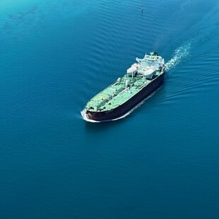 ΠΛΟΙΑ ΕΡΥΘΡΑ ΘΑΛΑΣΣΑ ΧΟΥΤΙ ΕΠΙΘΕΣΗ ΑΣΠΙΔΕΣ