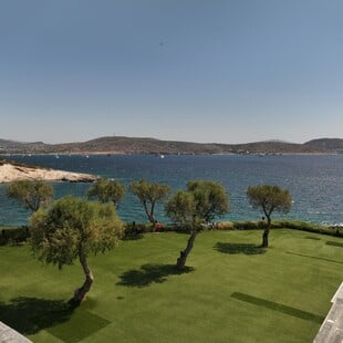 Η FOR303 παρουσιάζει το αθηναϊκό ντεμπούτο της MAGNIFIK