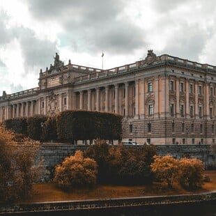 ΣΟΥΗΔΙΑ ΑΚΡΟΔΕΞΙΑ ΚΥΒΕΡΝΗΣΗ