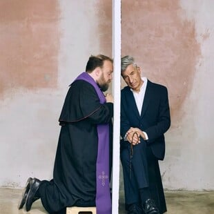 Αμάρτησε μαζί μου κι έλα:Ο Maurizio Cattelan ζητά από το κοινό να εξομολογηθεί τις αμαρτίες του