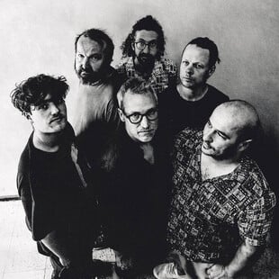 Το ροκ δηλώνει πάντα παρόν μέσα από τις ψυχεδελικές και progressive οπτικές του