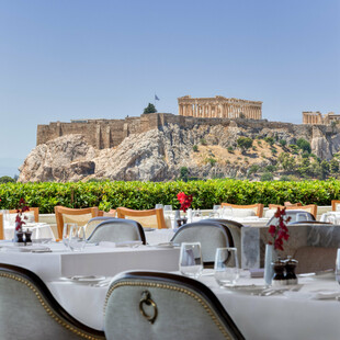 Πάσχα στο Ξενοδοχείο Μεγάλη Βρεταννία: Γιορτινές γεύσεις και αυθεντική φιλοξενία στο κέντρο της Αθήνας