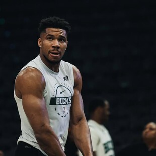 ΓΙΑΝΝΗΣ ΑΝΤΕΤΟΚΟΥΝΜΠΟ ΜΠΑΚΣ ΝΒΑ ΕΡΕΥΝΑ