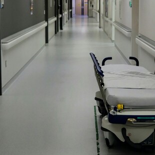 ΠΕΙΡΑΙΑΣ ΛΕΩΦΟΡΕΙΟ ΑΤΥΧΗΜΑ ΑΝΗΛΙΚΟΣ ΟΔΗΓΟΣ