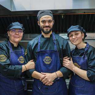 Ήρθε πλέον και στο κέντρο της Αθήνας ο γνωστός «ΜΠΑΜΠΗΣ» του Φαλήρου