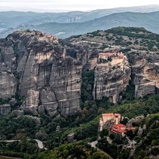 ΜΕΤΕΩΡΑ ΠΤΩΣΗ ΓΥΝΑΙΚΑ ΝΕΚΡΗ