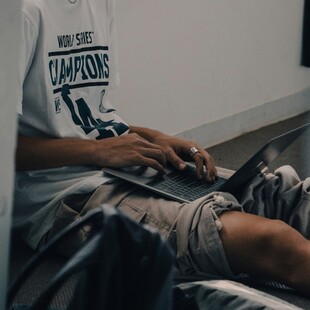 ΑΠΑΓΟΡΕΥΣΗ SOCIAL ΑΝΗΛΙΚΟΙ