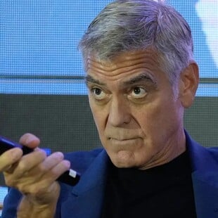 Κλούνεϊ για Τραμπ: «Αν κάποιος λέει ότι θέλει να αφανίσει έναν πολιτισμό, αυτό είναι έγκλημα πολέμου»