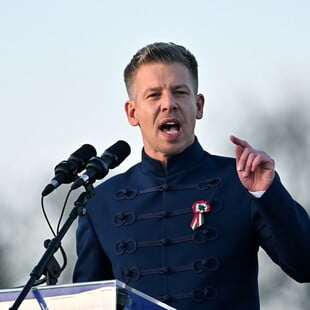 ΠΕΤΕΡ ΜΑΓΙΑΡ ΟΥΓΓΑΡΙΑ ΒΙΚΤΟΡ ΟΡΜΠΑΝ