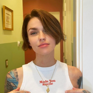 RUBY ROSE KATY PERRY ΣΕΞΟΥΑΛΙΚΗ ΚΑΚΟΠΟΙΗΣΗ