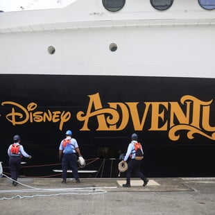 DISNEY ΑΠΟΛΥΣΕΙΣ