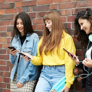 Όταν κάτι πάει στραβά εκτός σπιτιού: το “plan B” που χρειάζεται κάθε έφηβος