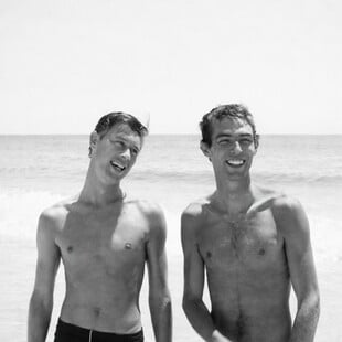 «Όποτε θελήσεις να κάνουμε έρωτα, απλώς πες το»: Η ιστορία αγάπης του Πίτερ Χούτζαρ και του Πολ Θεκ