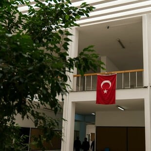 ΤΟΥΡΚΙΑ ΣΧΟΛΕΙΟ ΠΥΡΟΒΟΛΙΣΜΟΙ