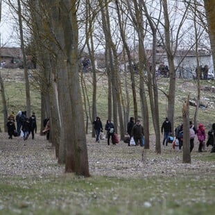 BBC ΜΕΤΑΝΑΣΤΕΣ ΕΛΛΑΔΑ ΜΙΣΘΟΦΟΡΟΙ