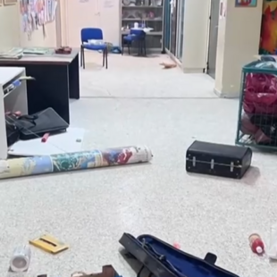 ΓΛΥΦΑΔΑ ΣΧΟΛΕΙΑ ΒΑΝΔΑΛΙΣΜΟΣ