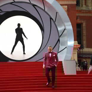 ΤΖΕΙΜΣ ΜΠΟΝΤ ΗΘΟΠΟΙΟΣ ΤΑΙΝΙΑ