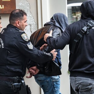 ΑΘΗΝΑ ΚΕΝΤΡΟ ΠΤΩΣΗ ΘΑΝΑΤΟΣ ΓΥΝΑΙΚΑ