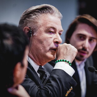 ΑΛΕΚ ΜΠΑΛΝΤΟΥΙΝ ΤΑΙΝΙΑ ΔΙΚΗ ΘΑΝΑΤΟΣ ΠΥΡΟΒΟΛΙΣΜΟΣ