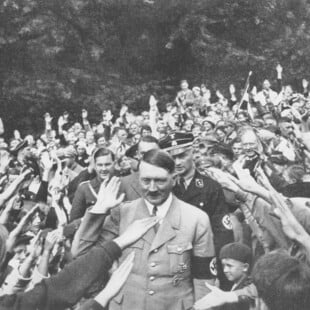 ΕΠΕΞ Πώς μπόρεσε να συμβεί κάτι τέτοιο; Το ερώτημα που εξακολουθεί να στοιχειώνει τη Γερμανία 