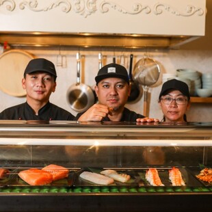 «Drunk Duck»: Η νέα γευστική εμπειρία σούσι που ανεβάζει τον πήχη στην ασιατική κουζίνα