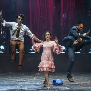 Ο Νίκος Καραθάνος ετοιμάζει ένα ρέκβιεμ και μια γιορτή με αφορμή την ταινία «Τζένη Τζένη»