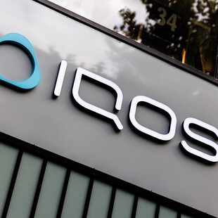 Η Philip Morris International ανανεώνει την αδειοδότηση του IQOS από τον FDA