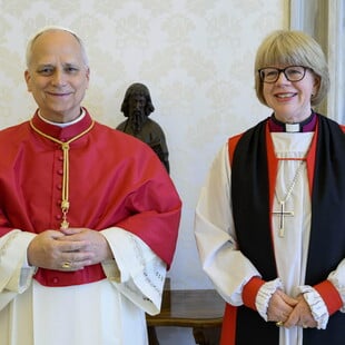 ΠΑΠΑΣ ΛΕΩΝ ΣΑΡΑ ΜΑΛΑΛΙ ΕΚΚΛΗΣΙΑ ΑΓΓΛΙΑΣ ΣΥΝΑΝΤΗΣΗ ΑΡΧΙΕΠΙΣΚΟΠΟΣ