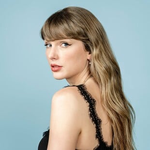 Η Τέιλορ Σουίφτ θέλει να κατοχυρώσει τη φωνή της πριν την αντιγράψει η τεχνητή νοημοσύνη