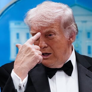 O Τραμπ είναι στριμωγμένος στη γωνία