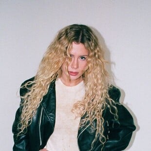 H Slayyyter είναι το πιο κακό κορίτσι της Αμερικής