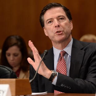 ΤΖΕΙΜΣ ΚΟΜΕΙ FBI ΣΥΛΛΗΨΗ