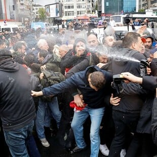 ΚΩΝΣΤΑΝΤΙΝΟΥΠΟΛΗ ΠΡΩΤΟΜΑΓΙΑ ΣΥΛΛΗΨΕΙΣ ΒΙΑ ΑΣΤΥΝΟΜΙΑ ΔΙΑΔΗΛΩΣΕΙΣ