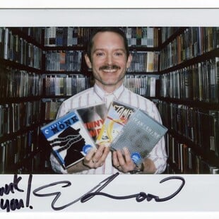 Ο Elijah Wood στην ντουλάπα της Criterion