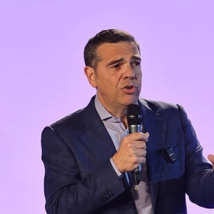 ΑΛΕΞΗΣ ΤΣΙΠΡΑΣ ΕΚΔΗΛΩΣΗ ΚΟΜΜΑ ΑΡΙΣΤΕΡΑ