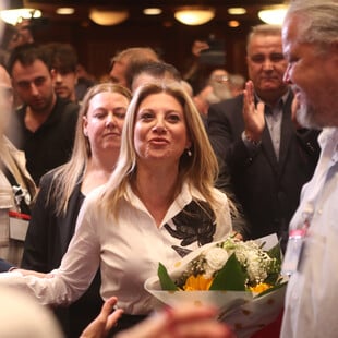 Με βάρκα την ελπίδα 