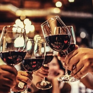 9 Wine Bars που αγαπάμε στην Αθήνα