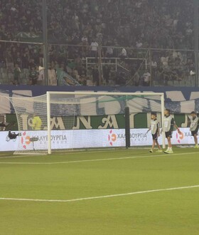 Παναθηναϊκός - ΑΕΚ: Ανέβηκε μεγάλο πανό Bad Blue Boys στη Λεωφόρο
