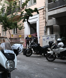 Κολωνάκι: Αυτό είναι το κτίριο όπου βρέθηκε οπλοστάσιο- Οπλοπολυβόλα και χειροβομβίδες